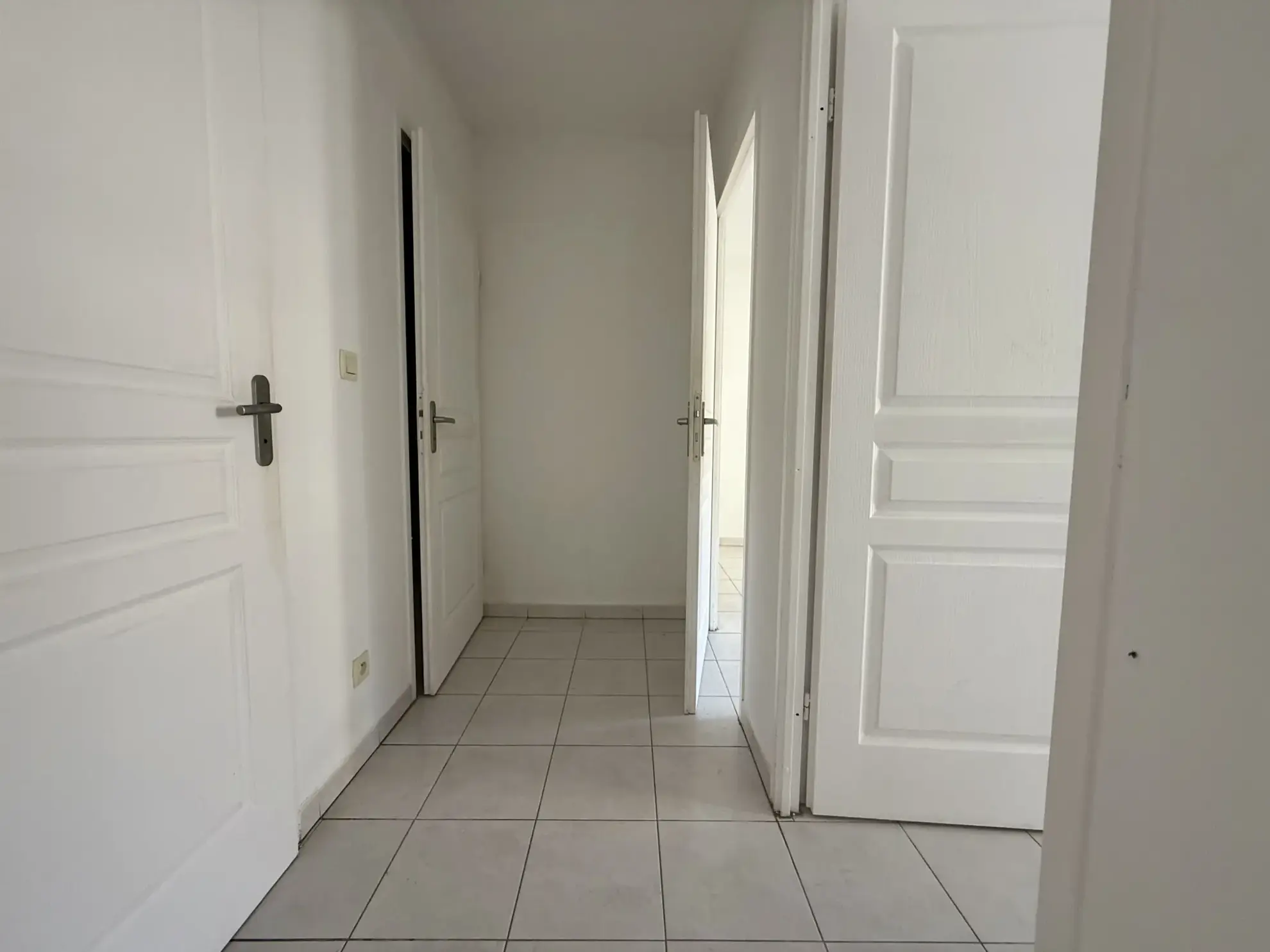 Appartement T3 de 61 m² avec terrasse et double box à Sète 