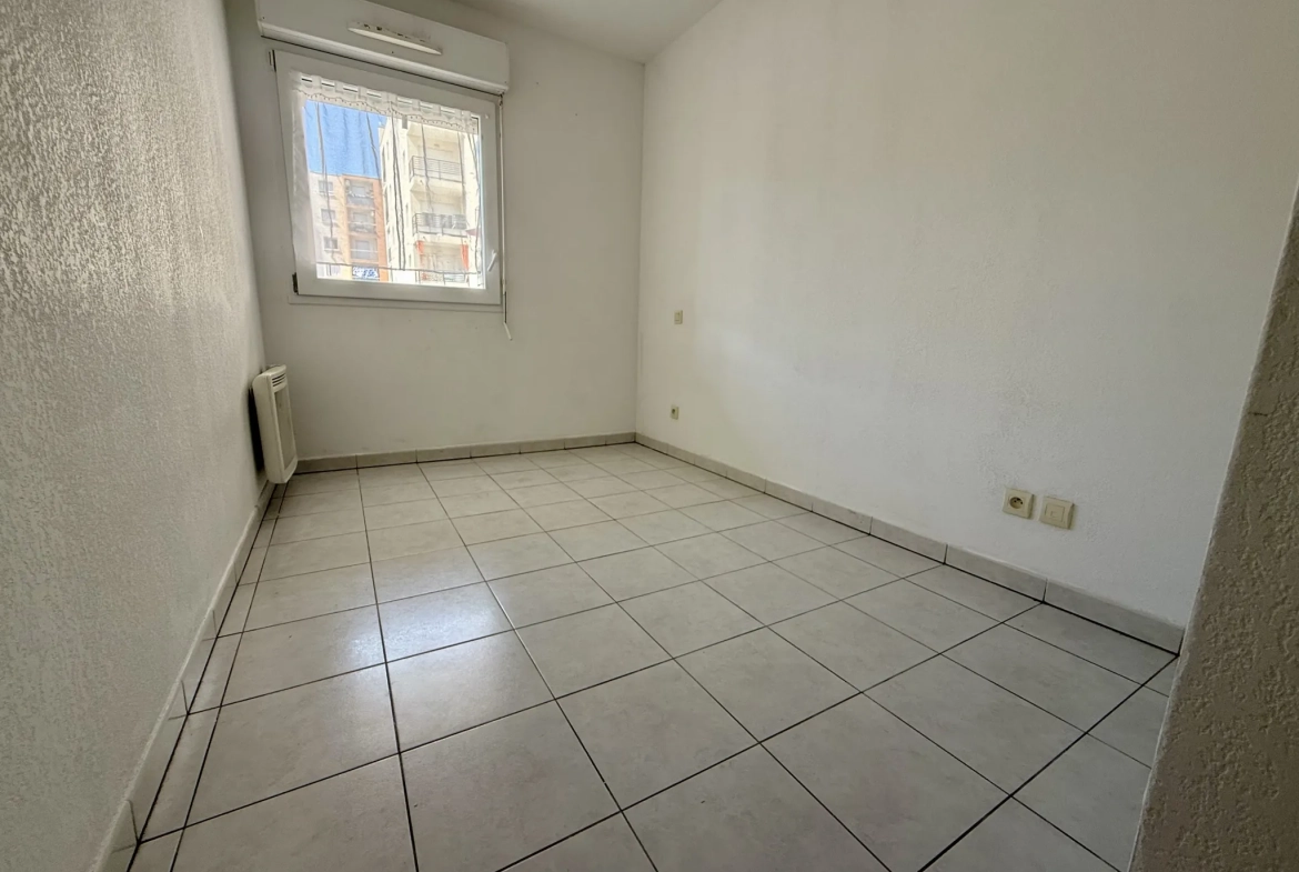 Appartement T3 de 61 m² avec terrasse et double box à Sète 