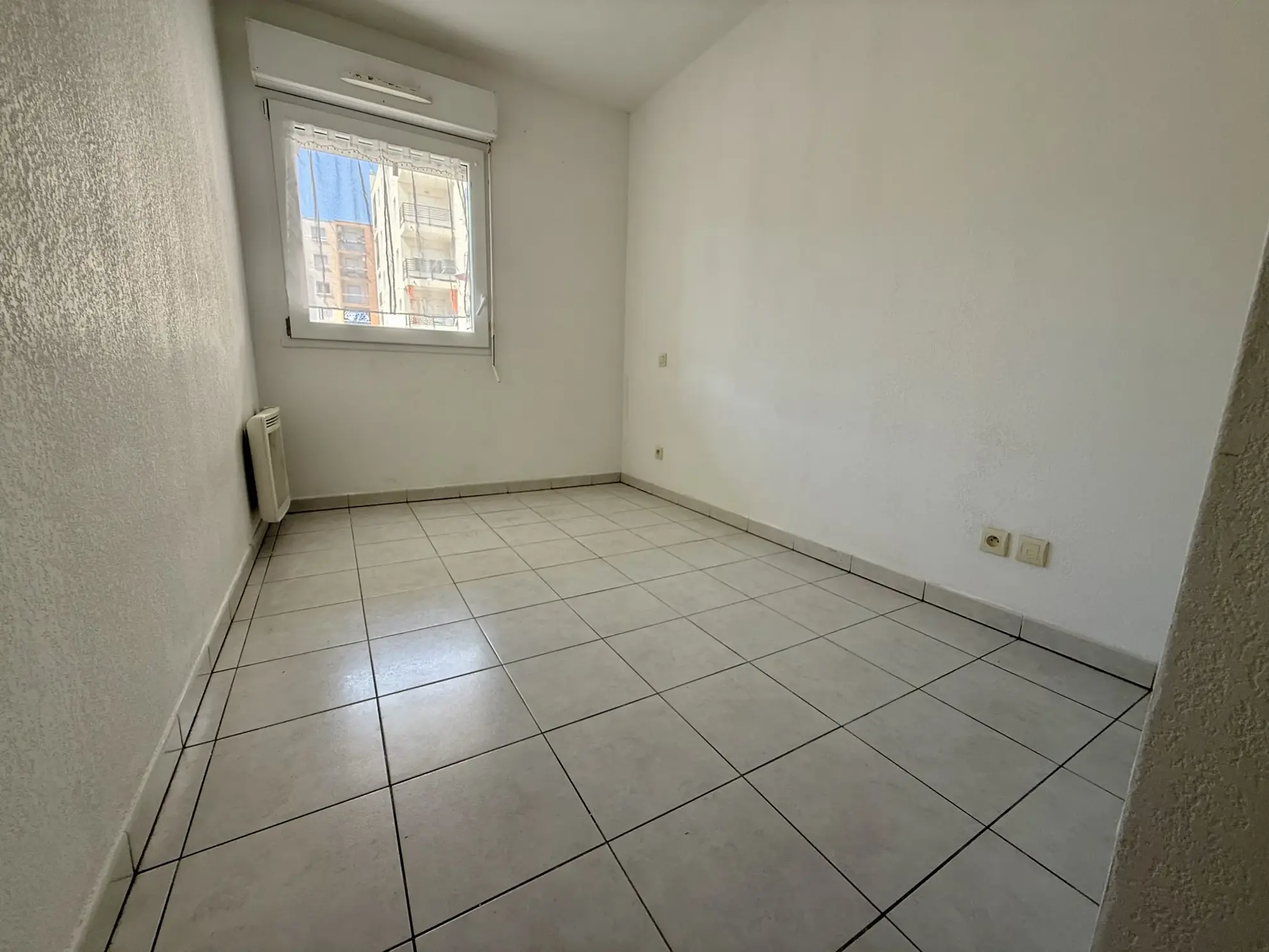 Appartement T3 de 61 m² avec terrasse et double box à Sète 