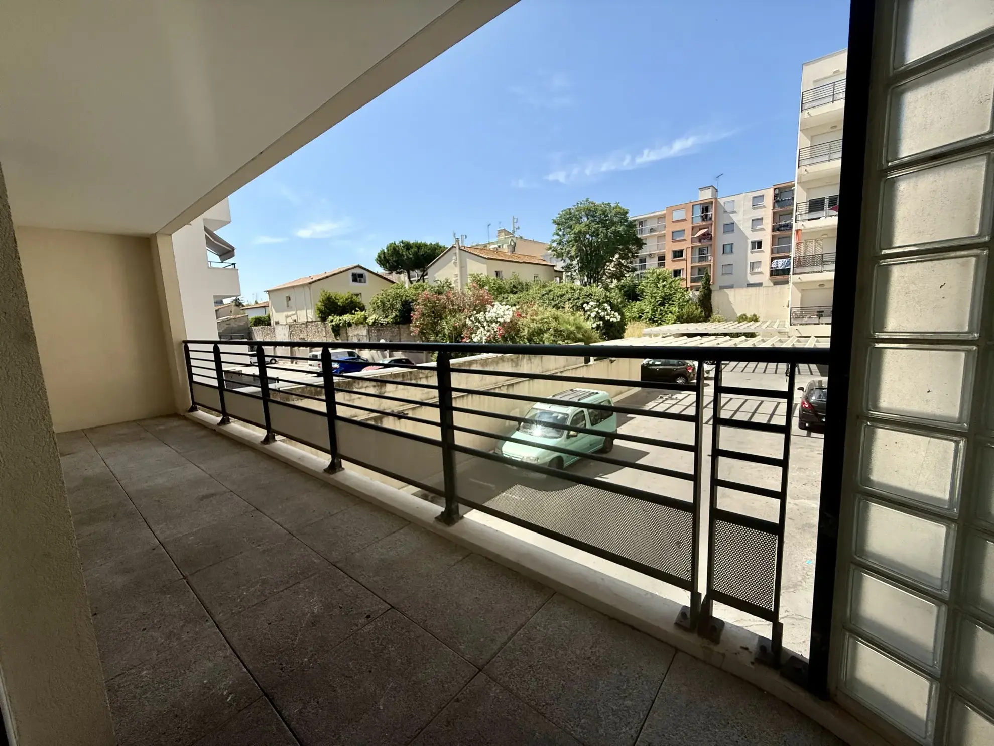 Appartement T3 de 61 m² avec terrasse et double box à Sète 