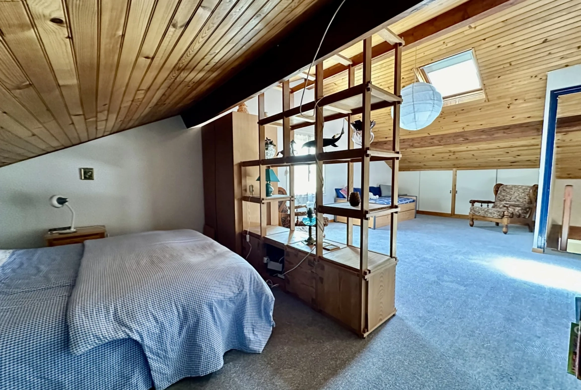 Maison à vendre à Beaumont de 94 m2 avec deux habitations et terrain arboré 