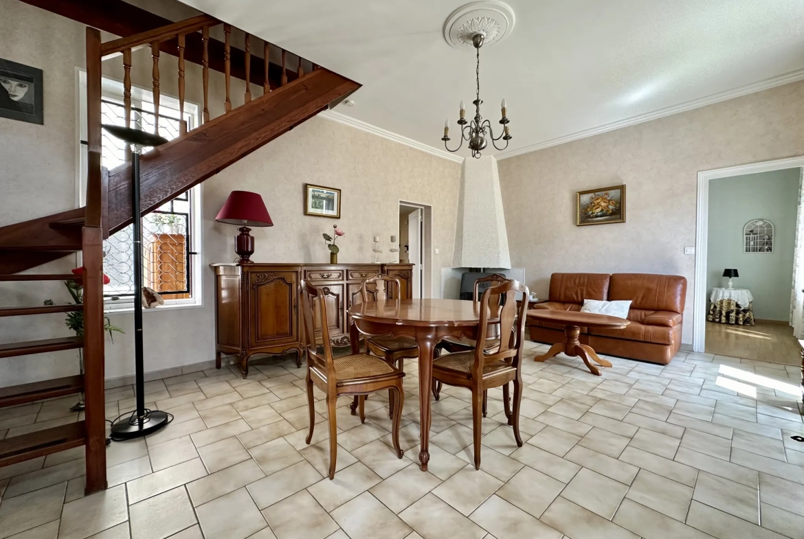 Maison à vendre à Beaumont de 94 m2 avec deux habitations et terrain arboré 