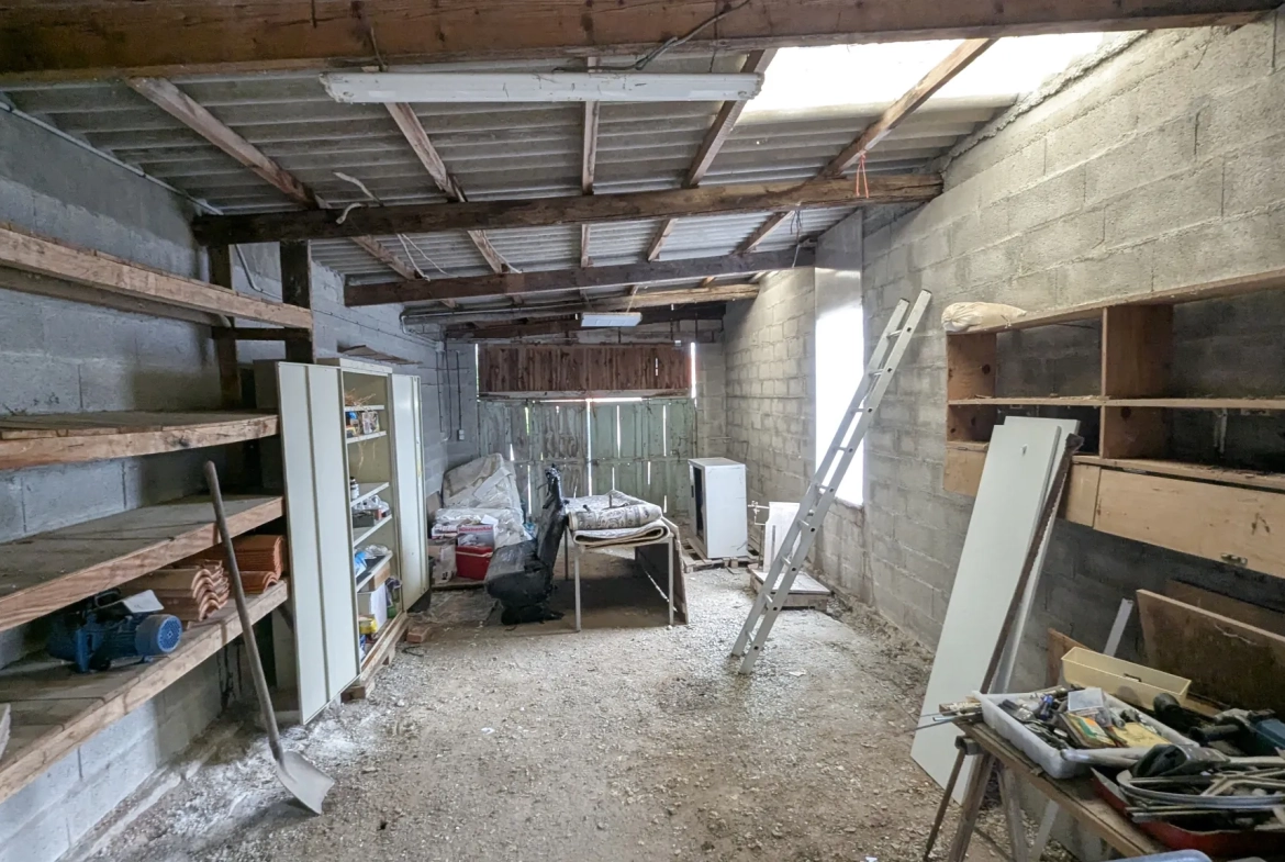 Maison 3 chambres avec dépendances à Sansais - Calme et environnement agréable 