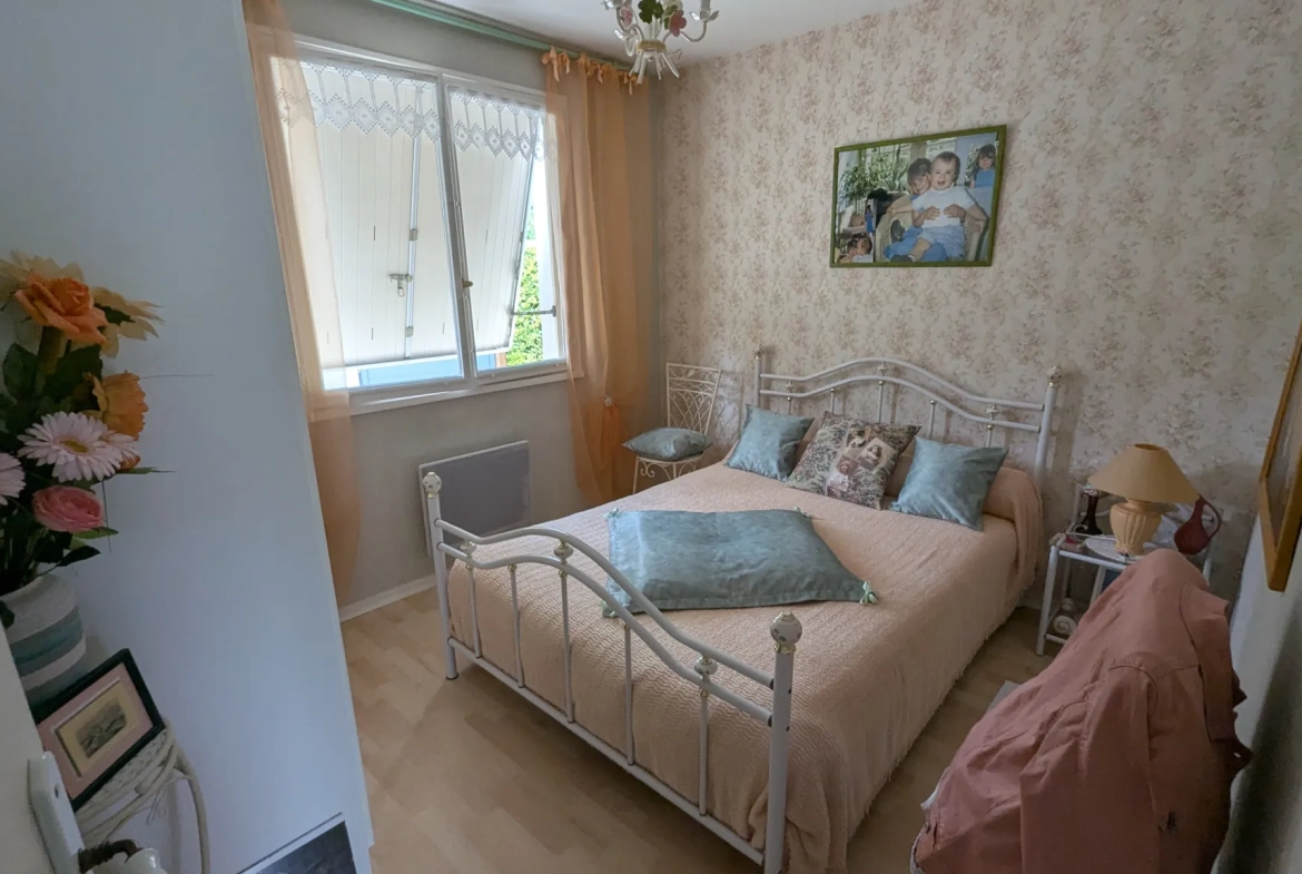 Maison 3 chambres avec dépendances à Sansais - Calme et environnement agréable 