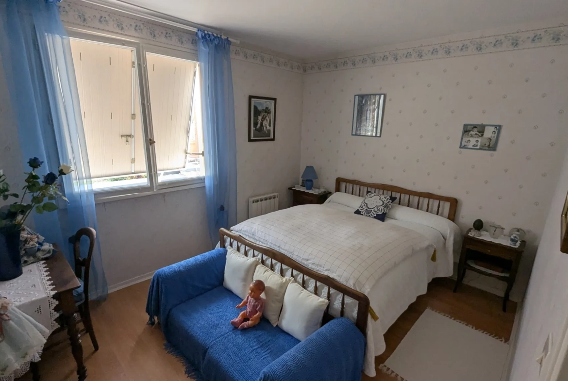 Maison 3 chambres avec dépendances à Sansais - Calme et environnement agréable 