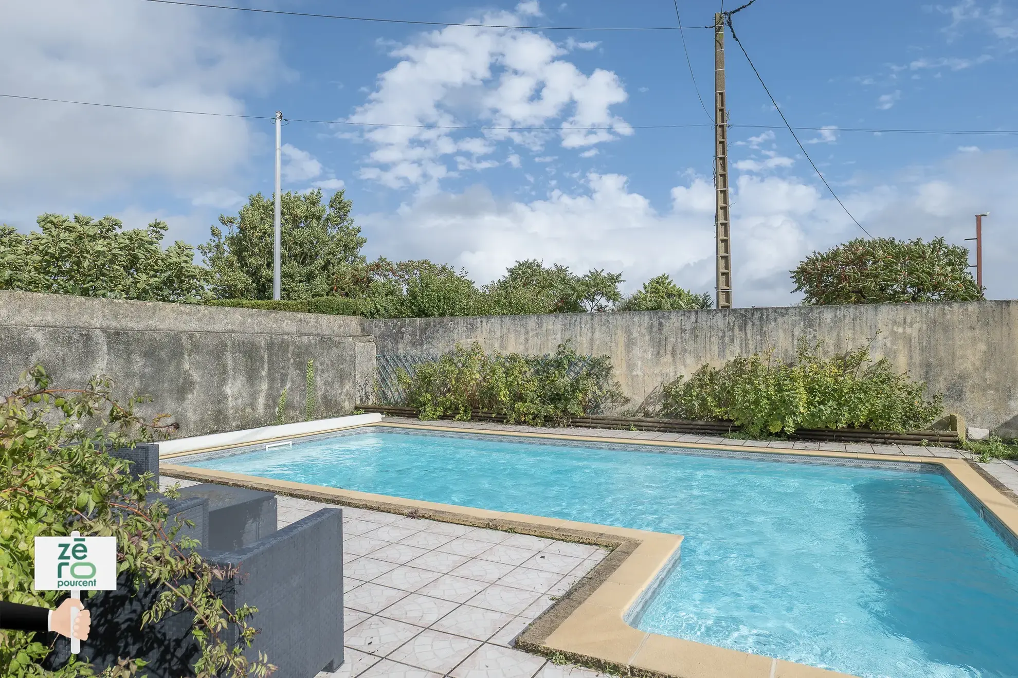 Maison familiale avec dépendance et piscine à Triaize - 238 m² 