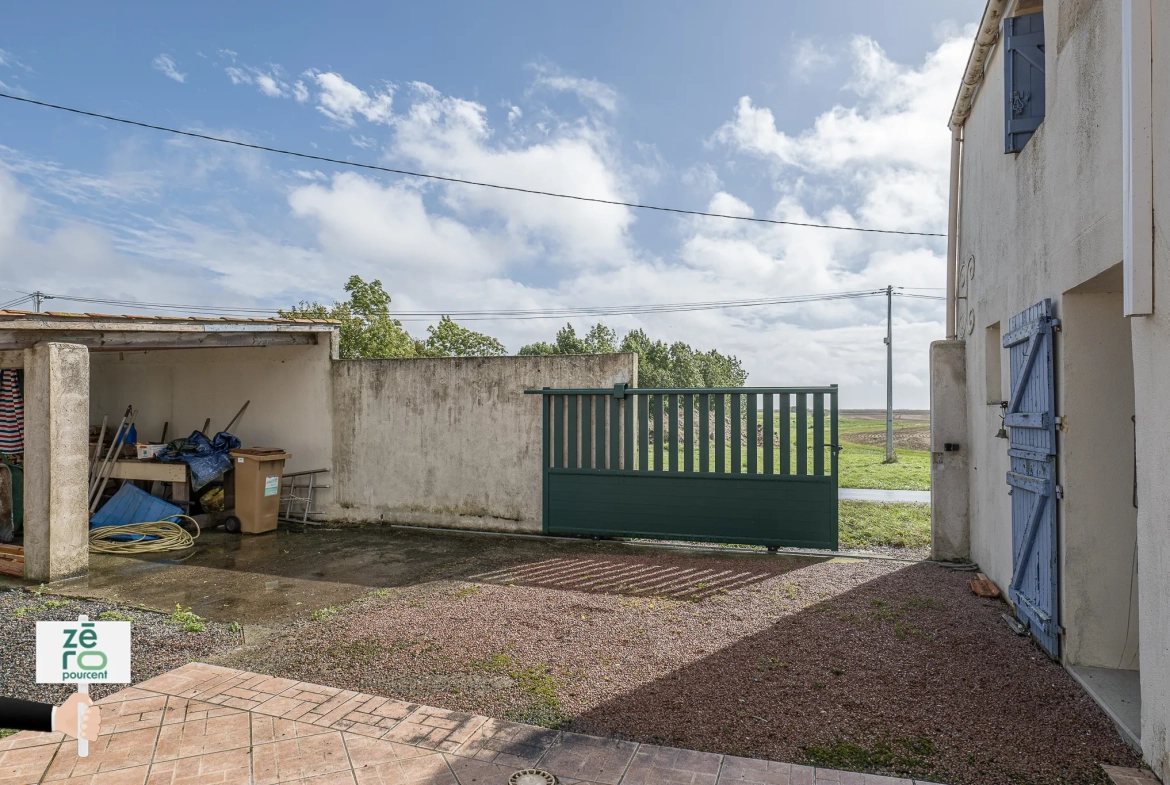 Maison familiale avec dépendance et piscine à Triaize - 238 m² 