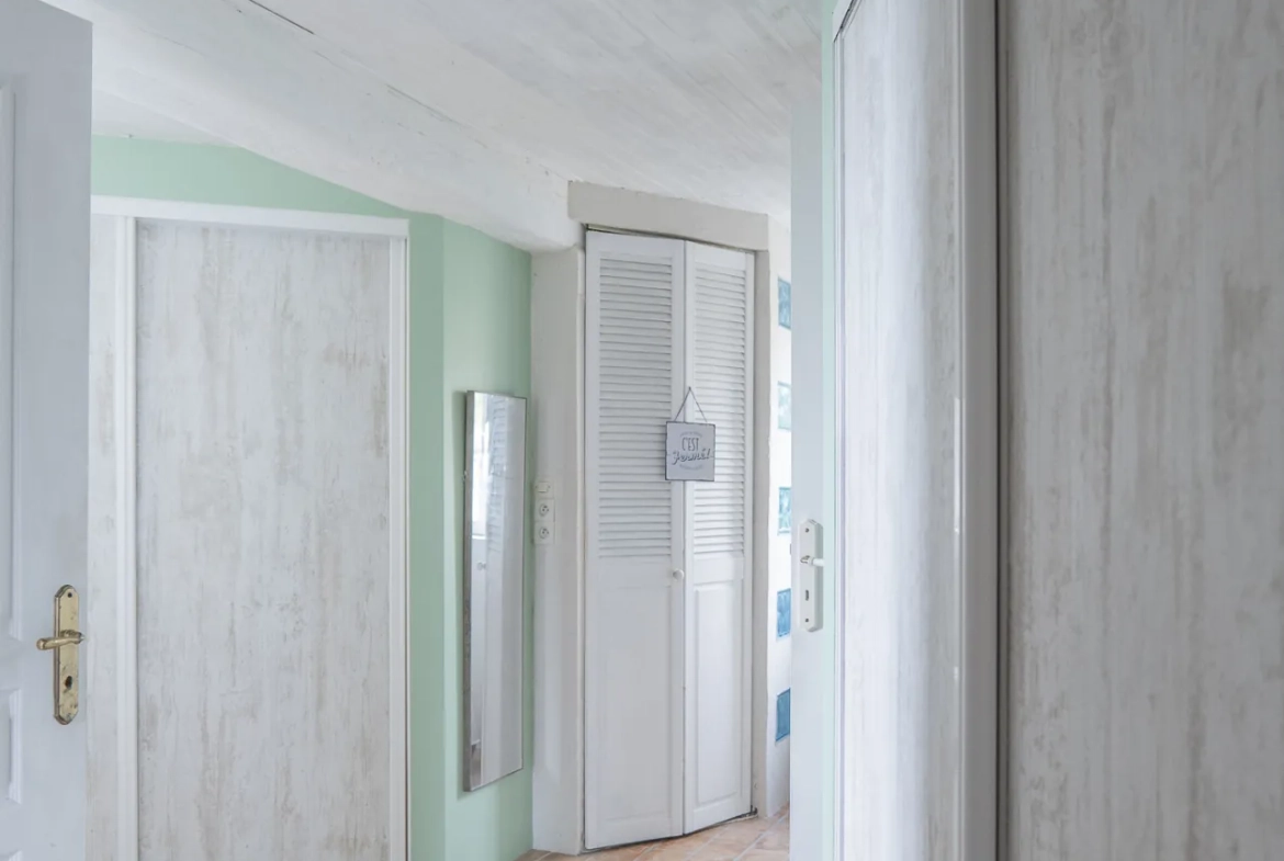 Maison familiale avec dépendance et piscine à Triaize - 238 m² 
