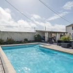 Maison familiale avec dépendance et piscine à Triaize - 238 m²