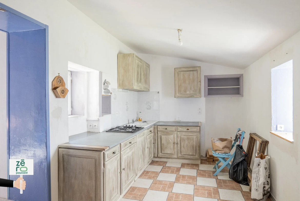 Maison familiale avec dépendance et piscine à Triaize - 238 m² 
