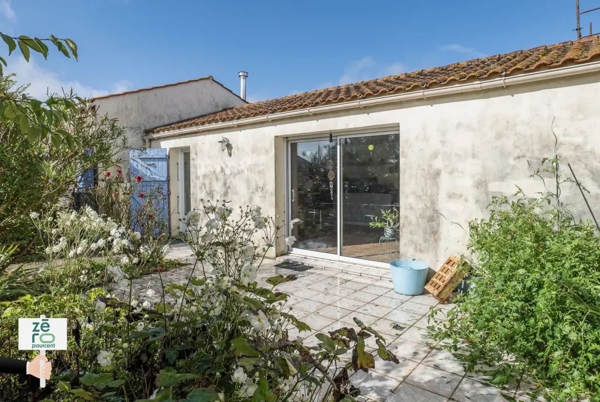 Maison familiale avec dépendance et piscine à Triaize - 238 m² 