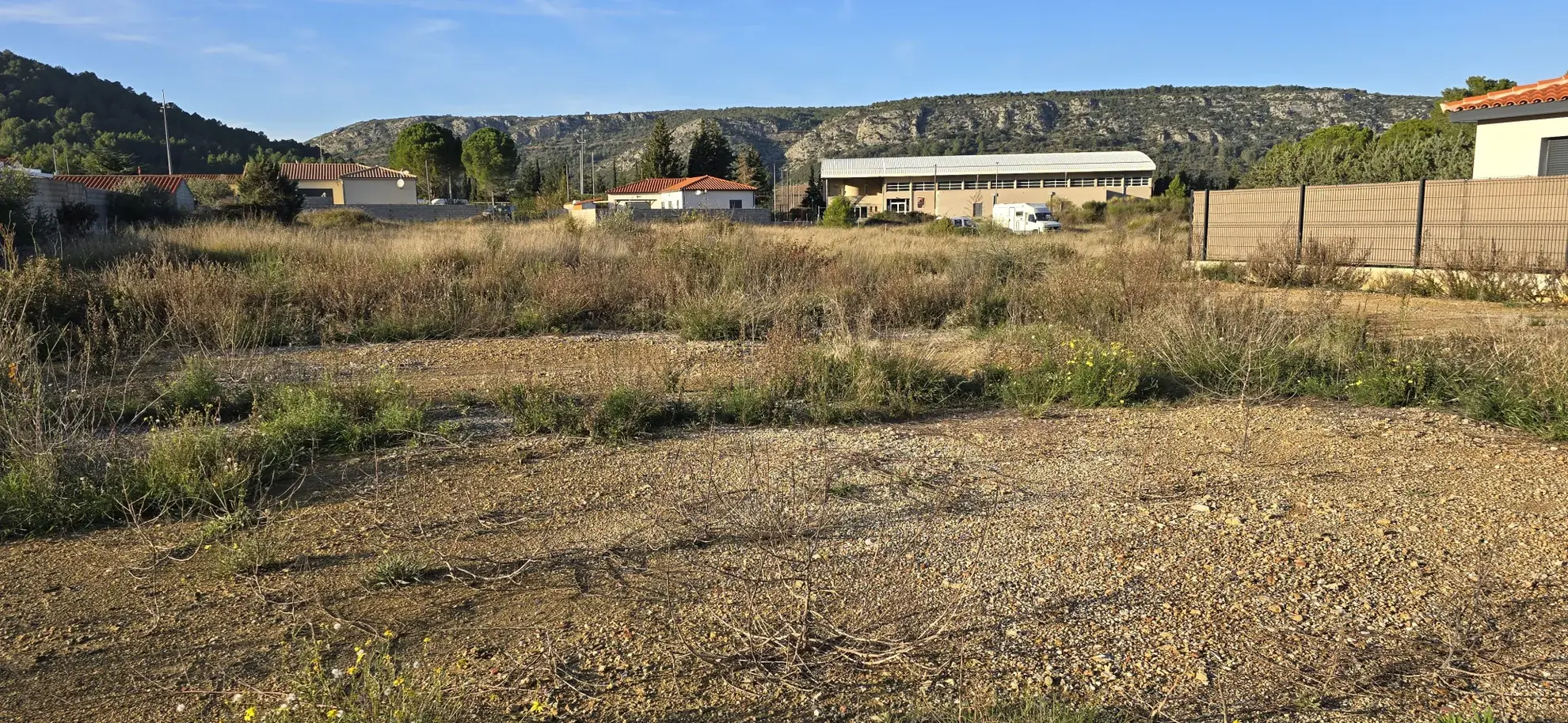 Terrain constructible de 509 m2 à Tautavel - Vue dégagée et lotissement viabilisé 