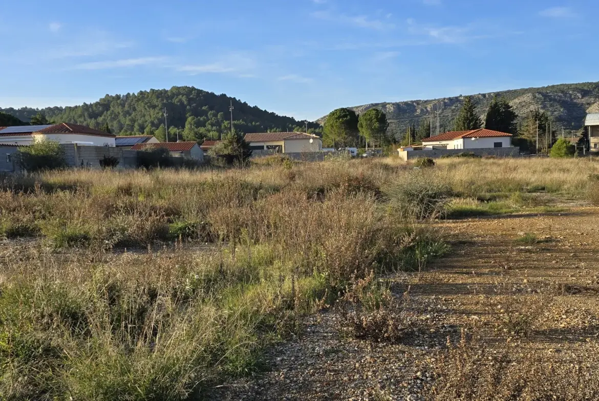 Terrain constructible de 509 m2 à Tautavel - Vue dégagée et lotissement viabilisé 