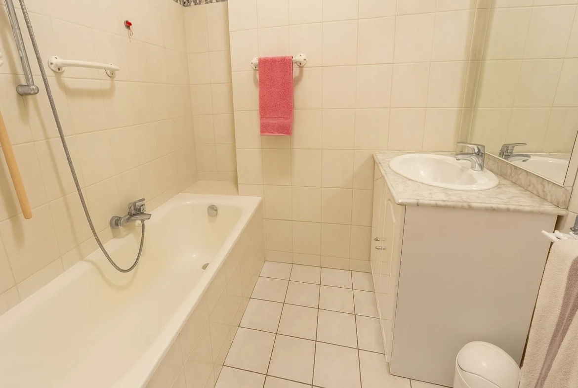 Belle appartement F3 à Thionville centre avec garage, cave et balcon 
