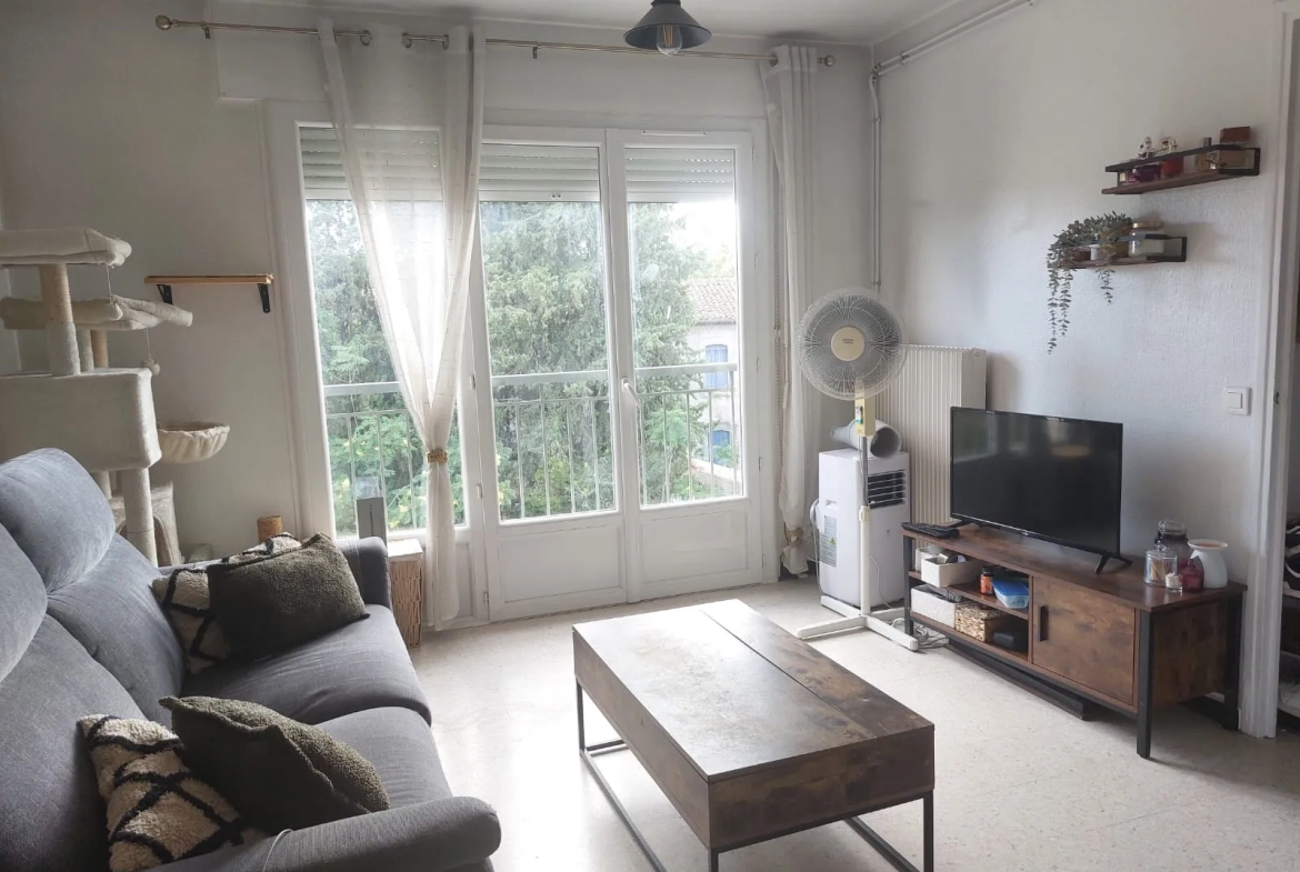 Studio à Montpellier de 28,65 m² avec parking et cave, idéal investisseur 