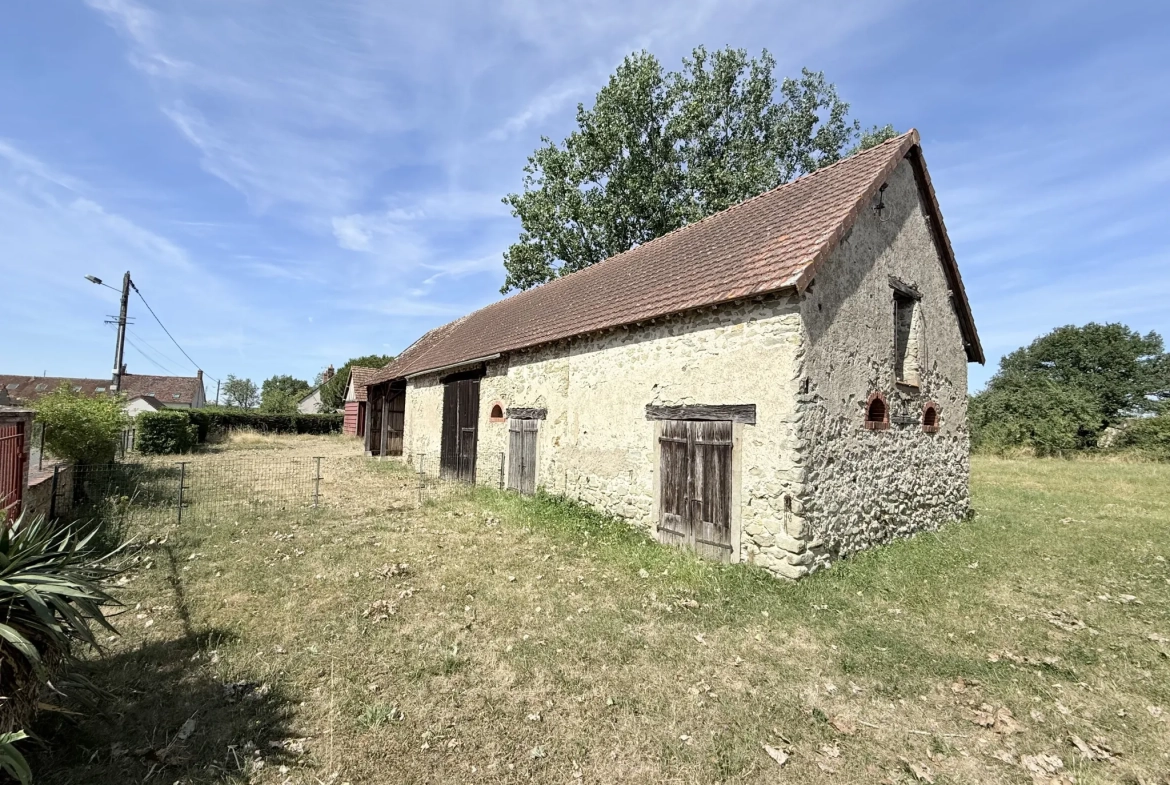 Ancien corps de ferme à rénover à Mery-sur-Cher proche Vierzon 
