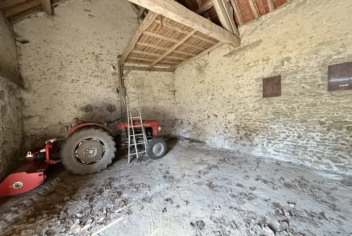 Ancien corps de ferme à rénover à Mery-sur-Cher proche Vierzon 