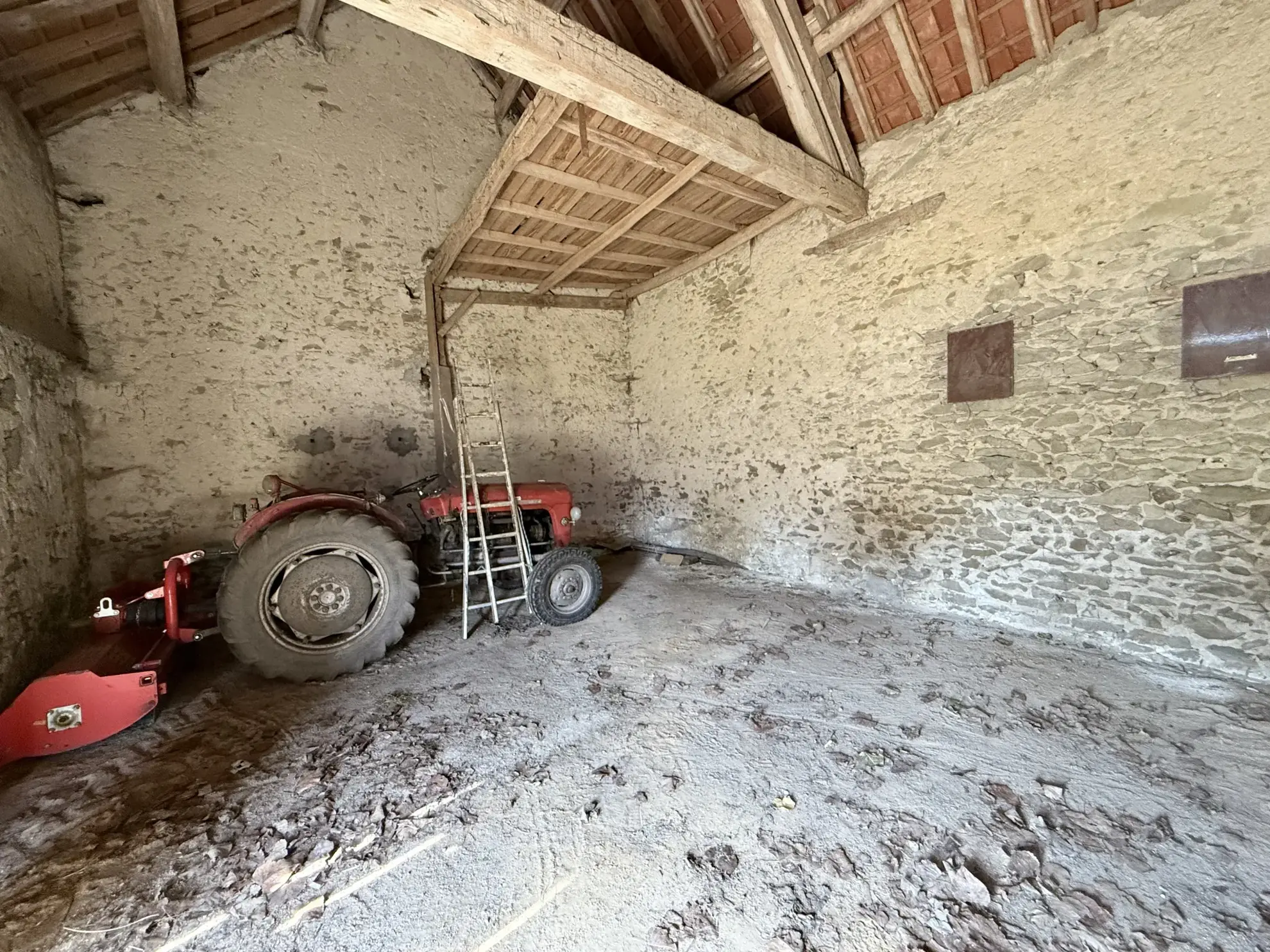 Ancien corps de ferme à rénover à Mery-sur-Cher proche Vierzon 