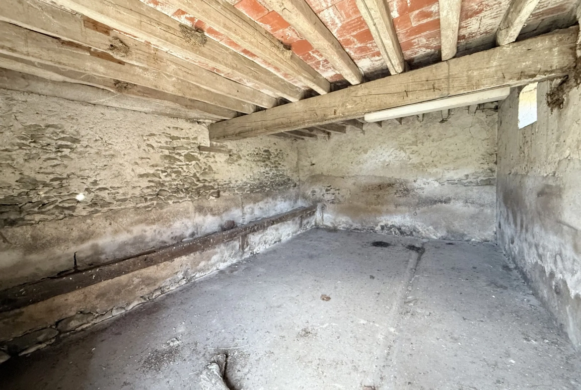 Ancien corps de ferme à rénover à Mery-sur-Cher proche Vierzon 