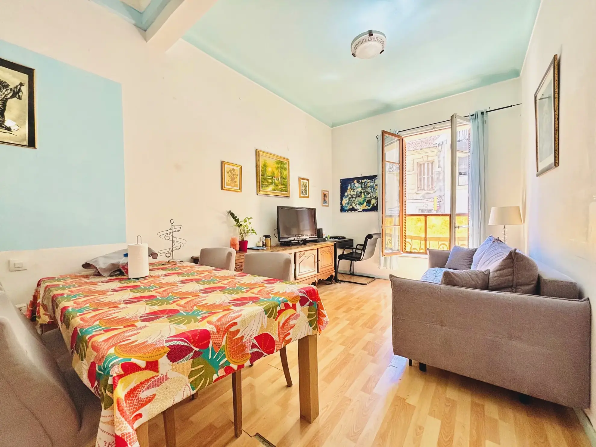 Appartement à vendre de 56,2 m² à Nice Riquier, idéalement situé et à rénover 