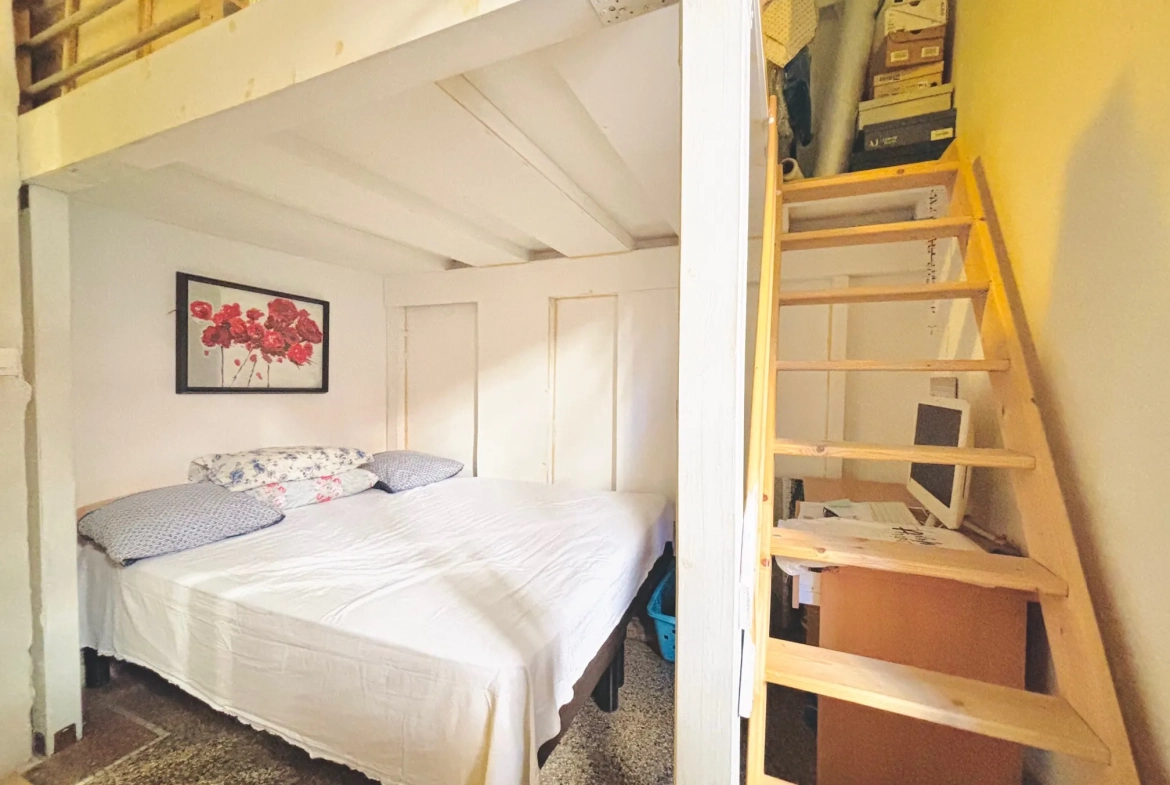 Appartement à vendre de 56,2 m² à Nice Riquier, idéalement situé et à rénover 