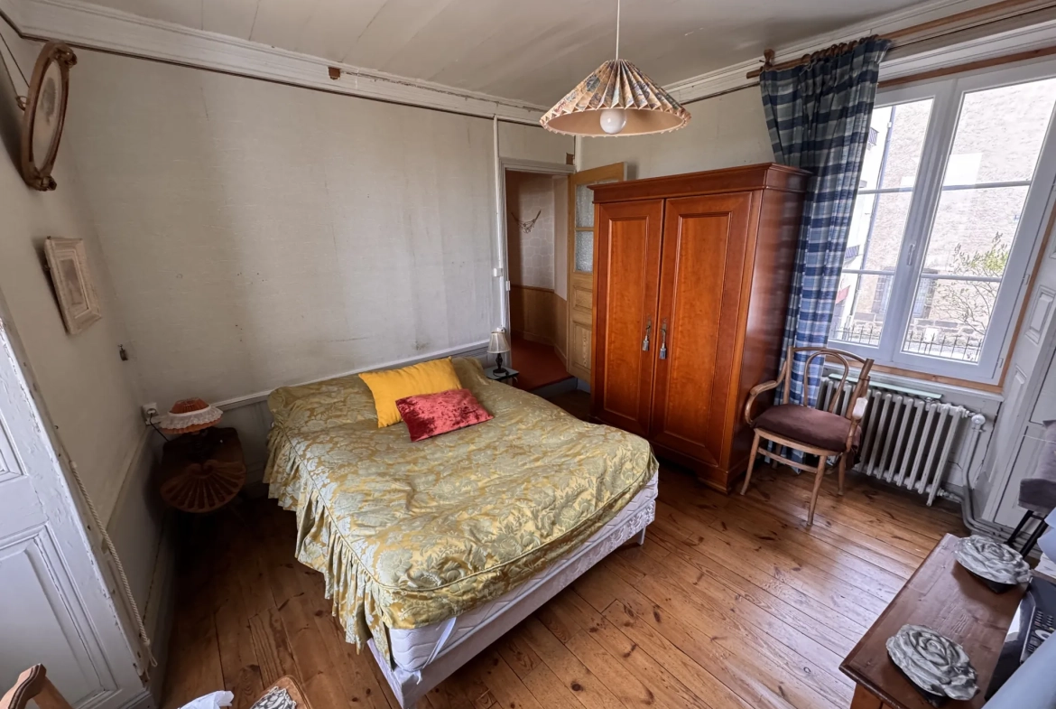 À vendre maison avec vue en centre historique de Saint-Flour 