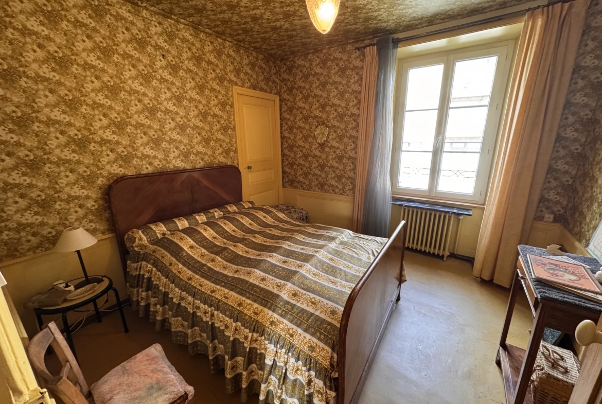À vendre maison avec vue en centre historique de Saint-Flour 
