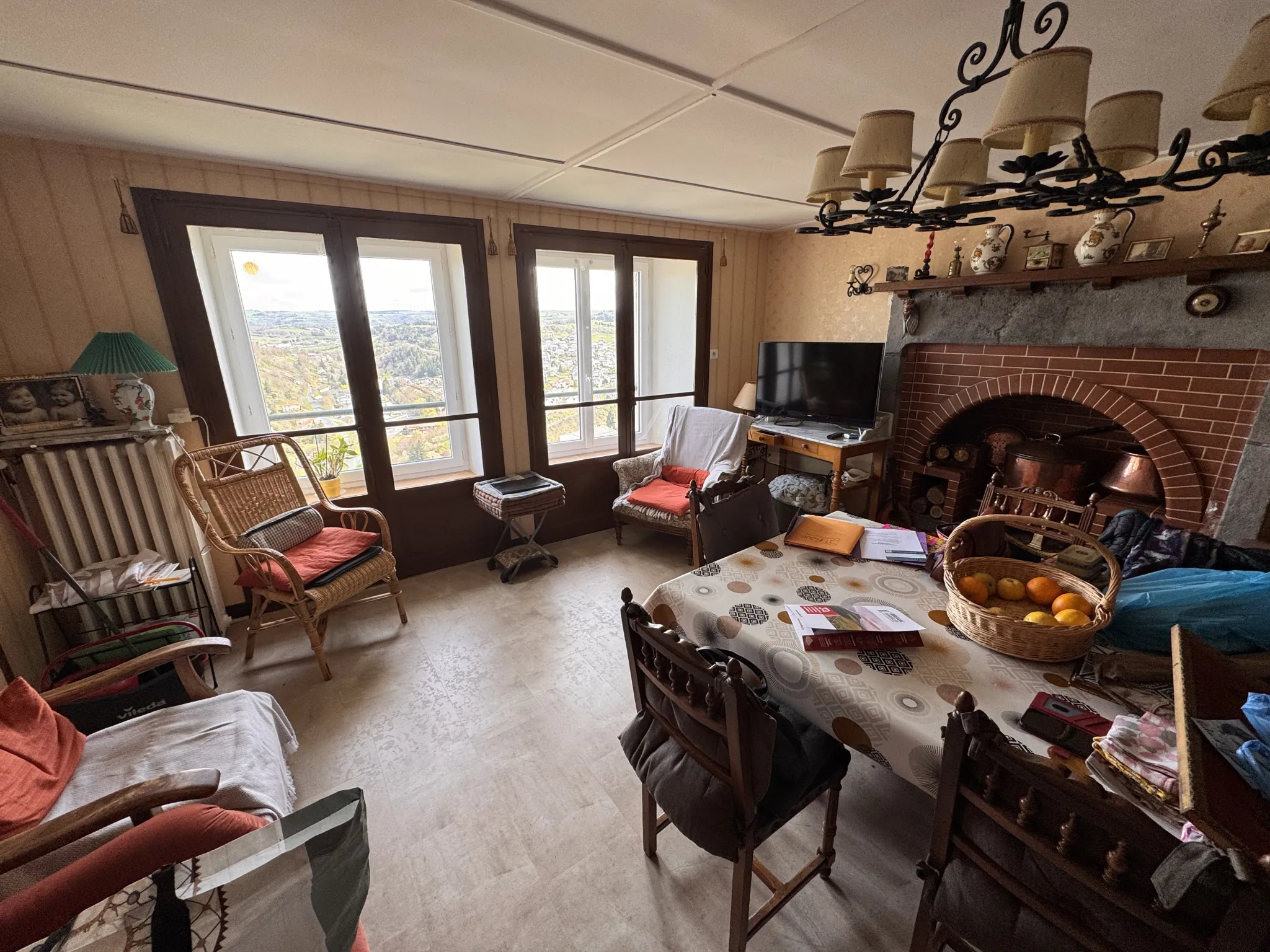 À vendre maison avec vue en centre historique de Saint-Flour 