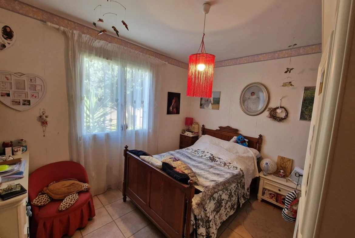 A vendre maison lumineuse de 145 m² avec studio et piscine à Lézignan-Corbières 