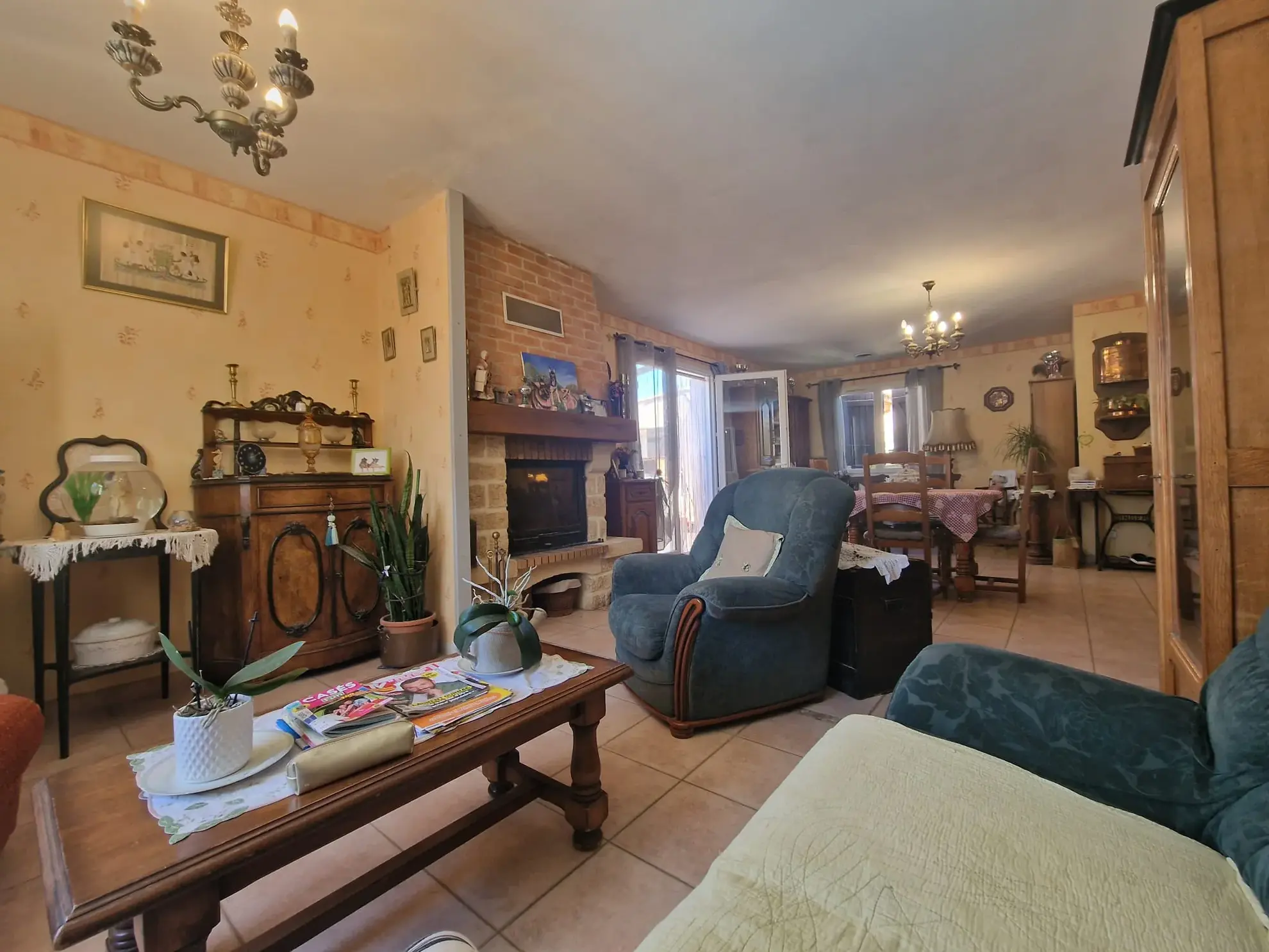 A vendre maison lumineuse de 145 m² avec studio et piscine à Lézignan-Corbières 