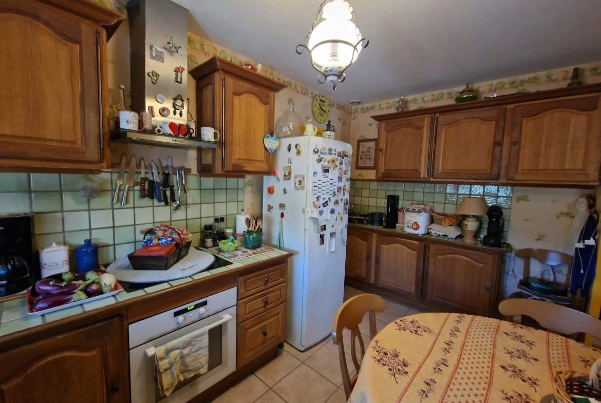 A vendre maison lumineuse de 145 m² avec studio et piscine à Lézignan-Corbières 