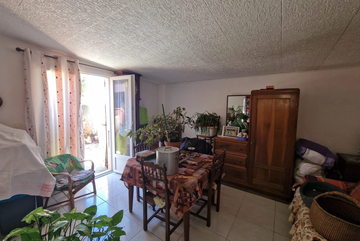 A vendre maison lumineuse de 145 m² avec studio et piscine à Lézignan-Corbières 
