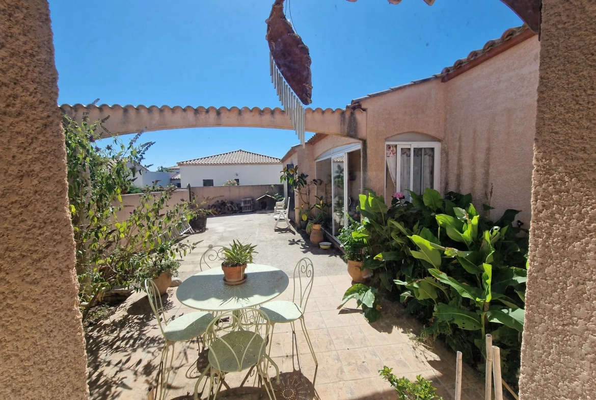 A vendre maison lumineuse de 145 m² avec studio et piscine à Lézignan-Corbières 