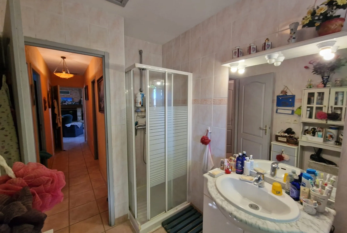 A vendre maison lumineuse de 145 m² avec studio et piscine à Lézignan-Corbières 