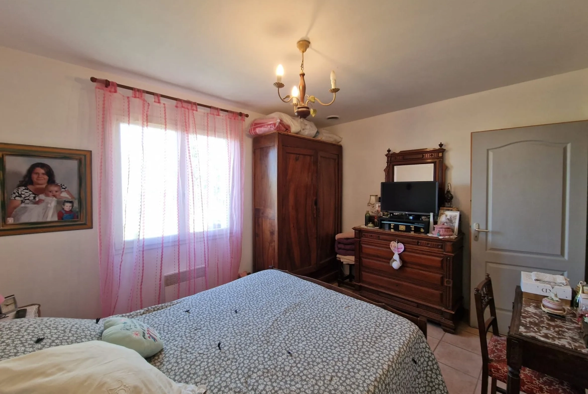 A vendre maison lumineuse de 145 m² avec studio et piscine à Lézignan-Corbières 