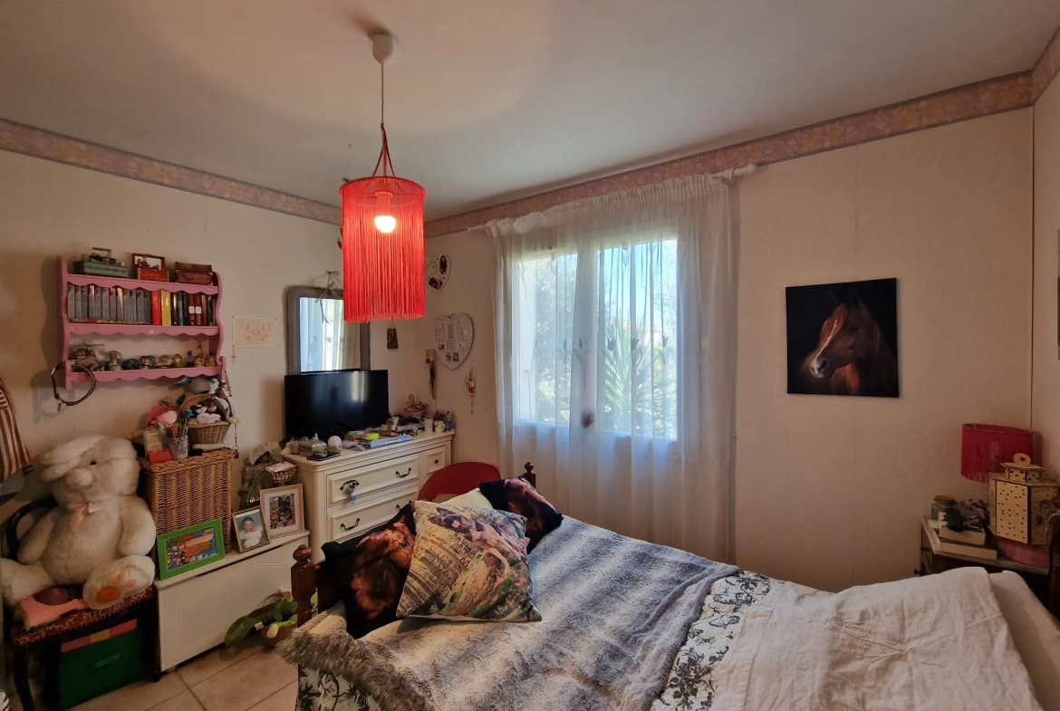 A vendre maison lumineuse de 145 m² avec studio et piscine à Lézignan-Corbières 