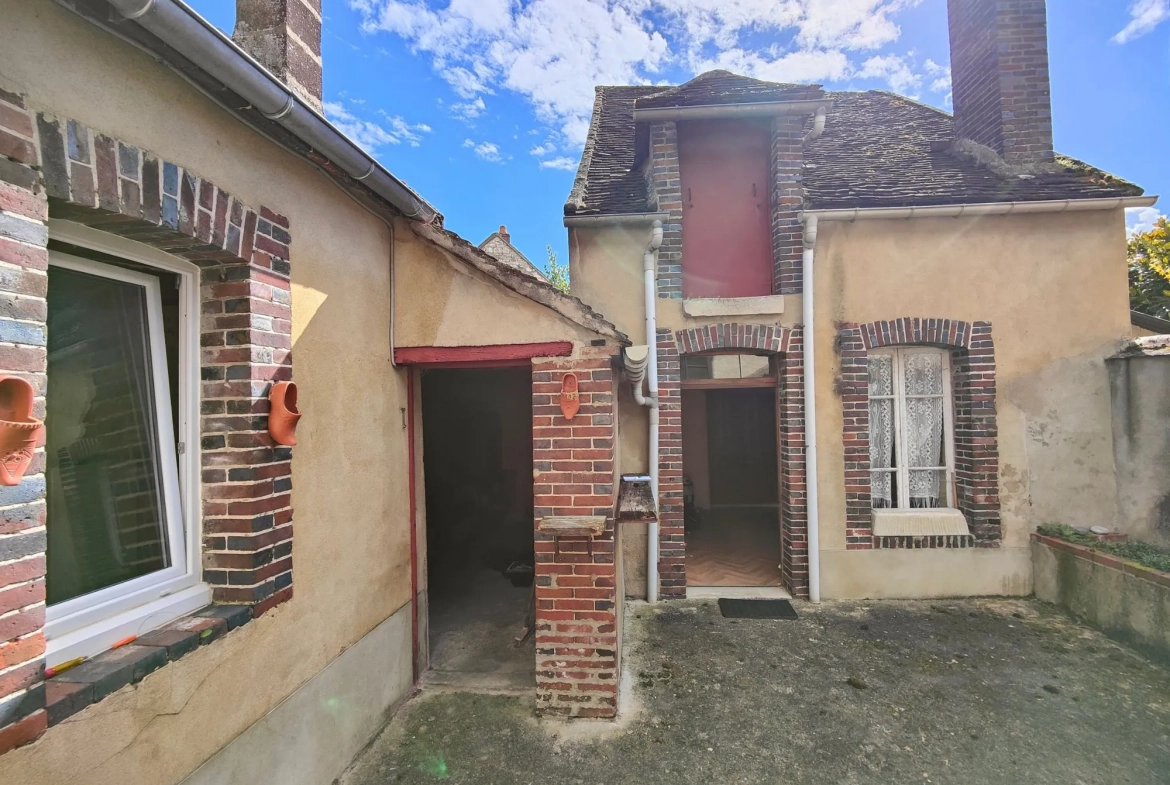 Maison à rénover avec cour privative à Brienon-sur-Armançon 