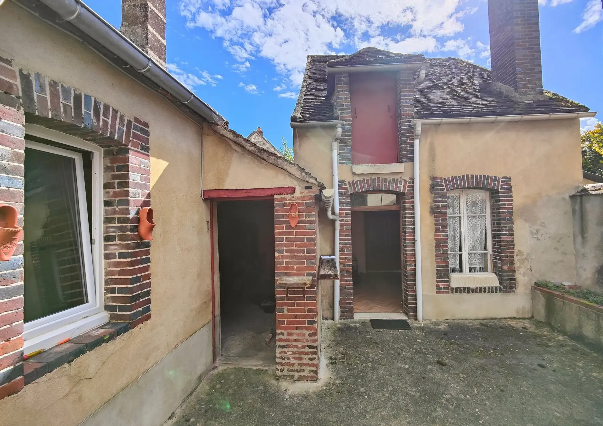 Maison à rénover avec cour privative à Brienon-sur-Armançon 