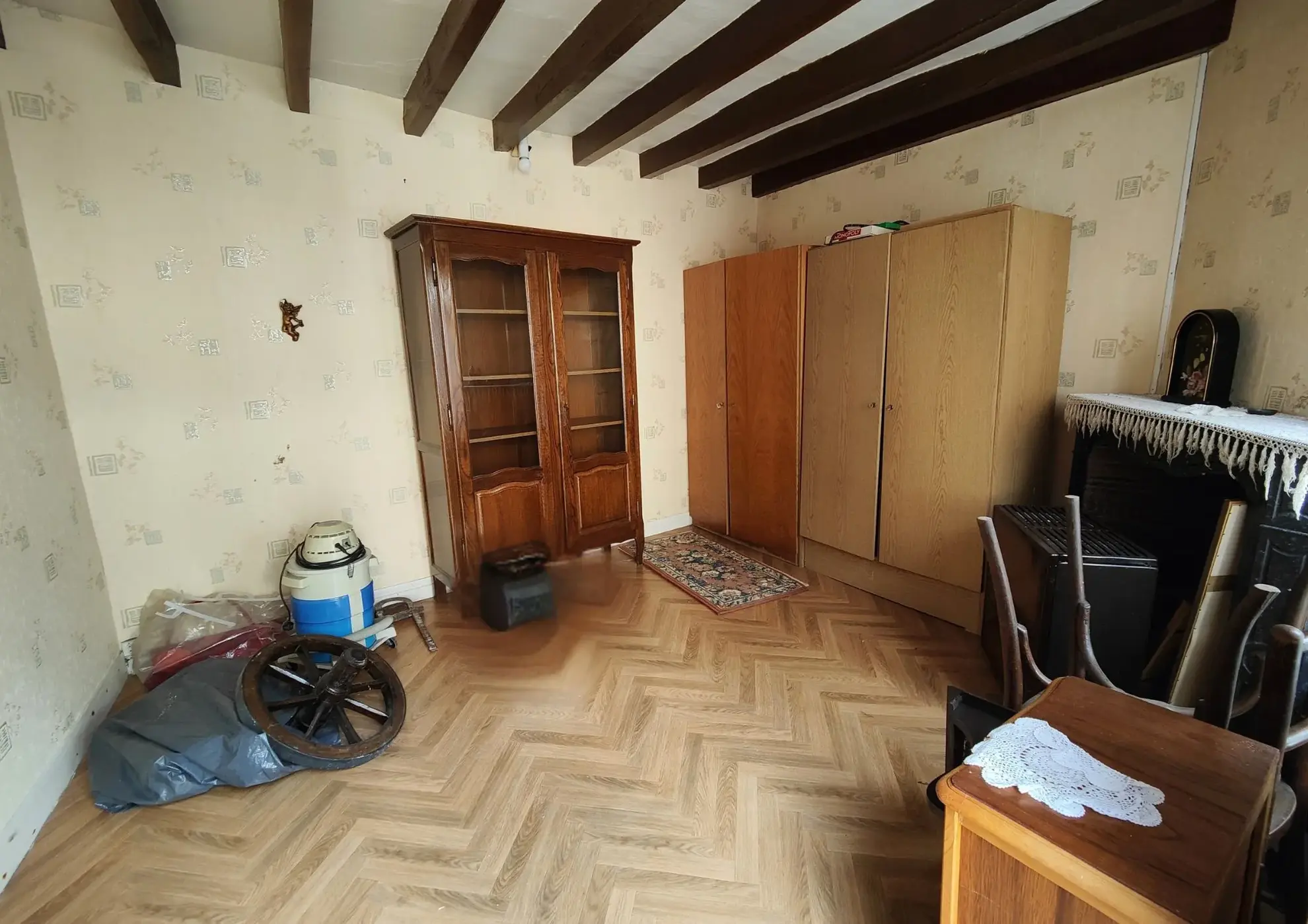 Maison à rénover avec cour privative à Brienon-sur-Armançon 