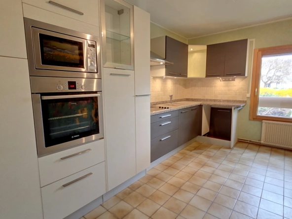 Appartement 3 chambres avec garage à Auxerre - Résidence sécurisée