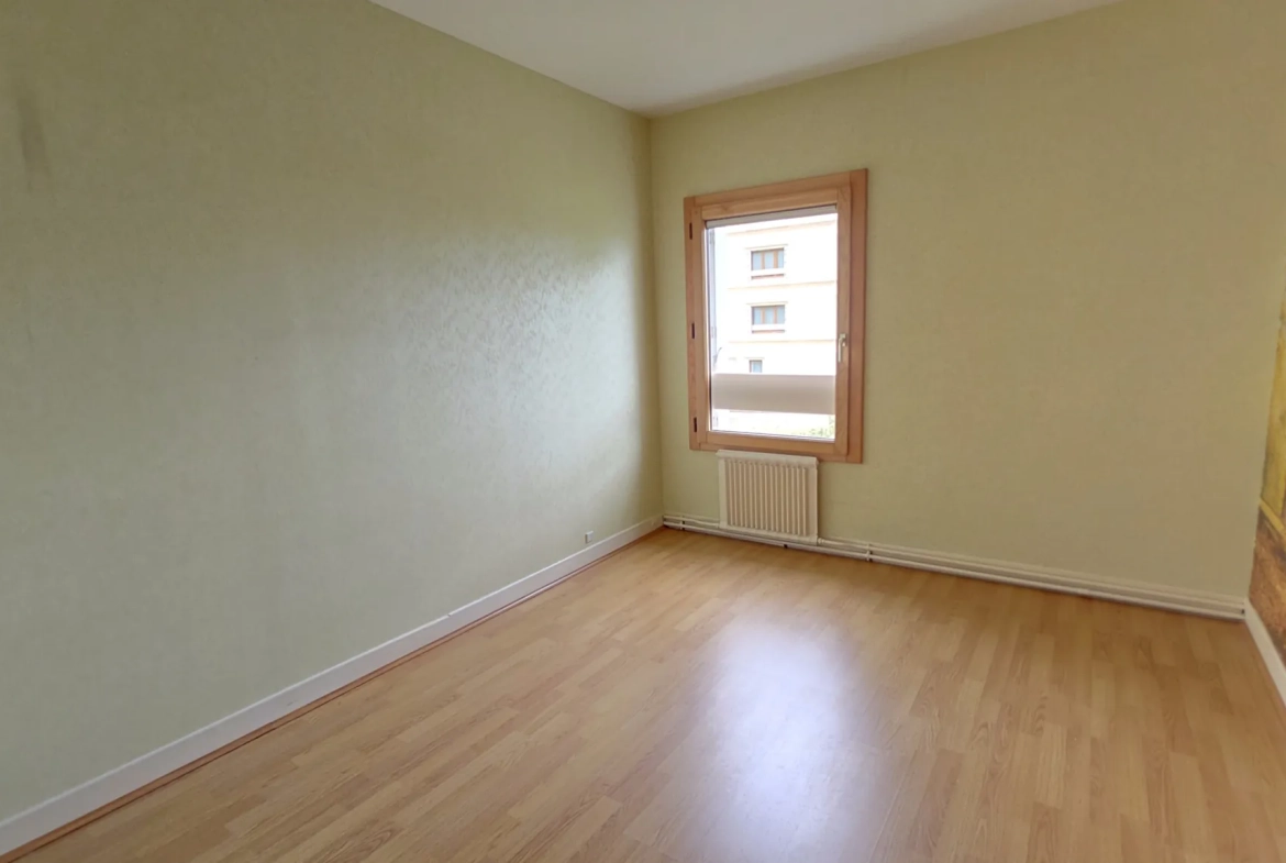 Appartement 3 chambres avec garage à Auxerre - Résidence sécurisée 