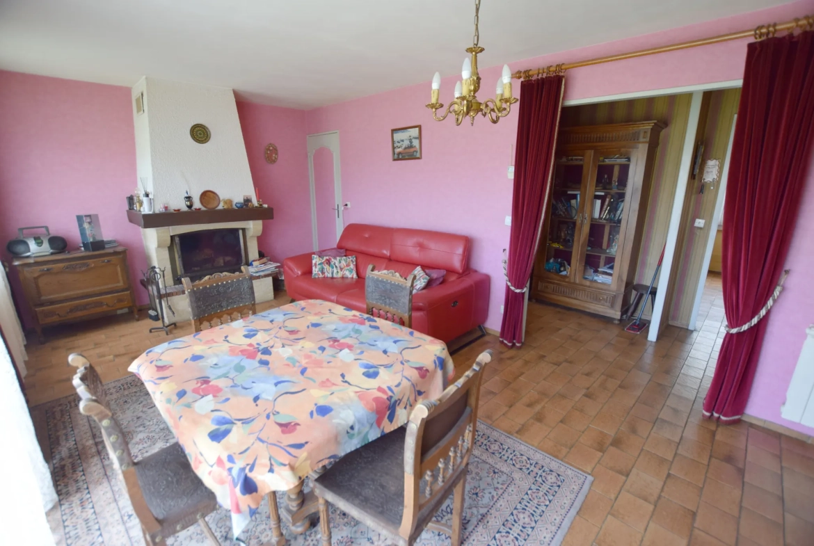 Maison de plain-pied à vendre à Chatenois-les-Forges avec jardin et garage 