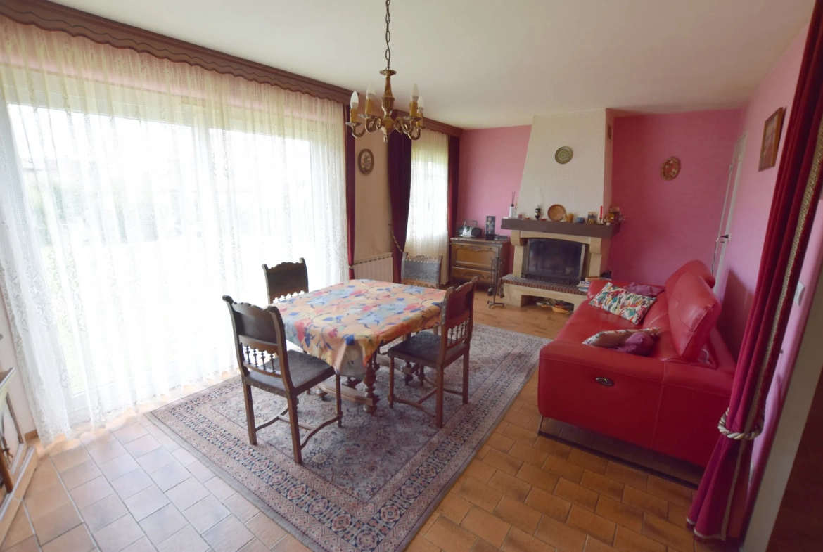 Maison de plain-pied à vendre à Chatenois-les-Forges avec jardin et garage 