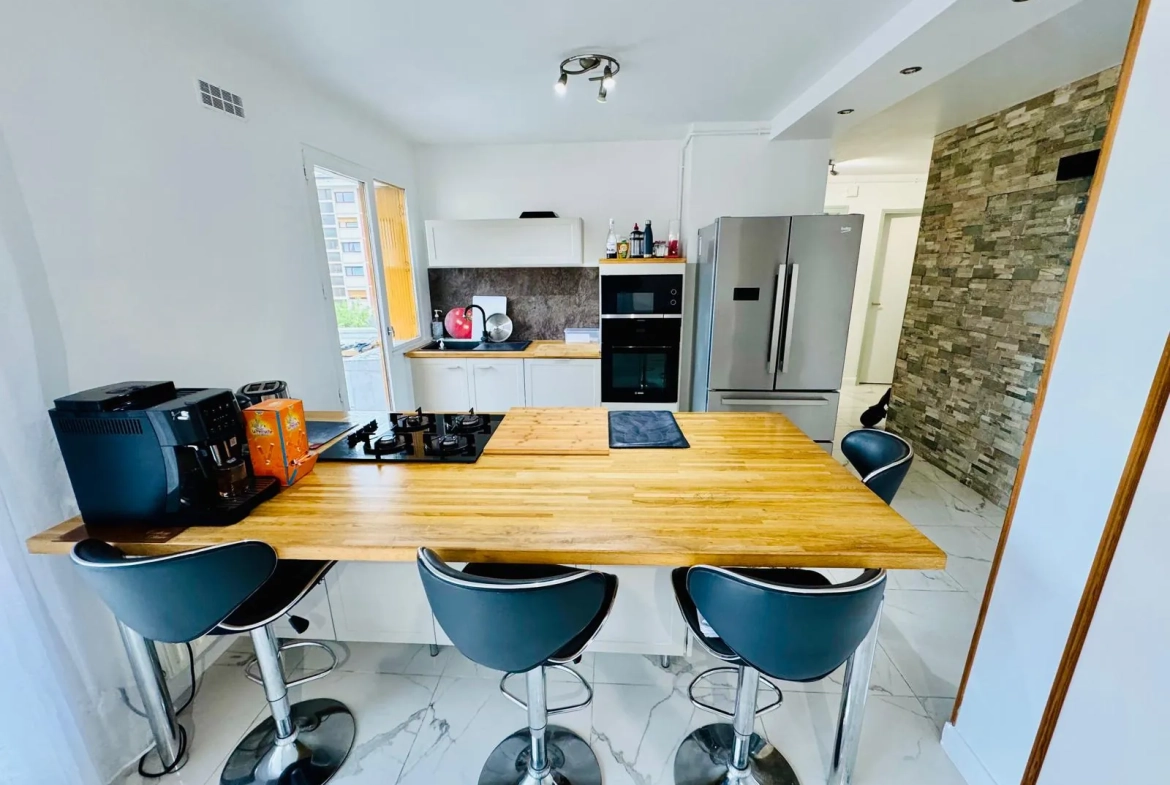 Appartement T3 de 68 m² avec grand balcon à Meythet, proximité Annecy 