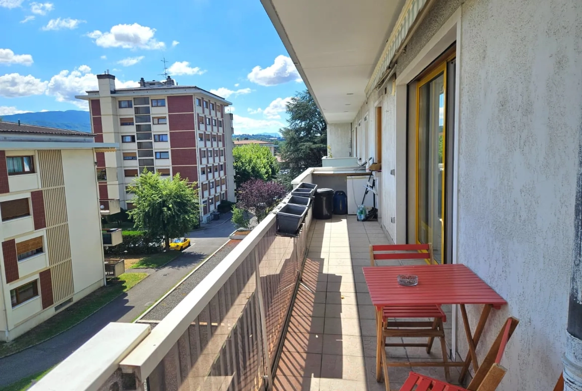 Appartement T3 de 68 m² avec grand balcon à Meythet, proximité Annecy 
