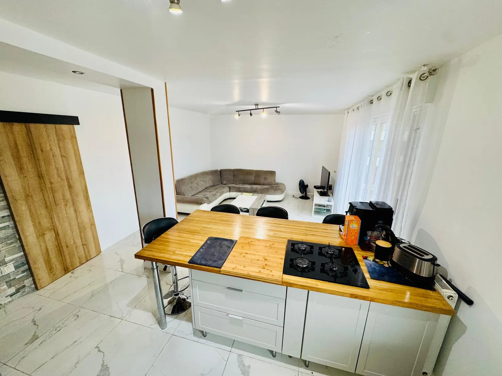 Appartement T3 de 68 m² avec grand balcon à Meythet, proximité Annecy 