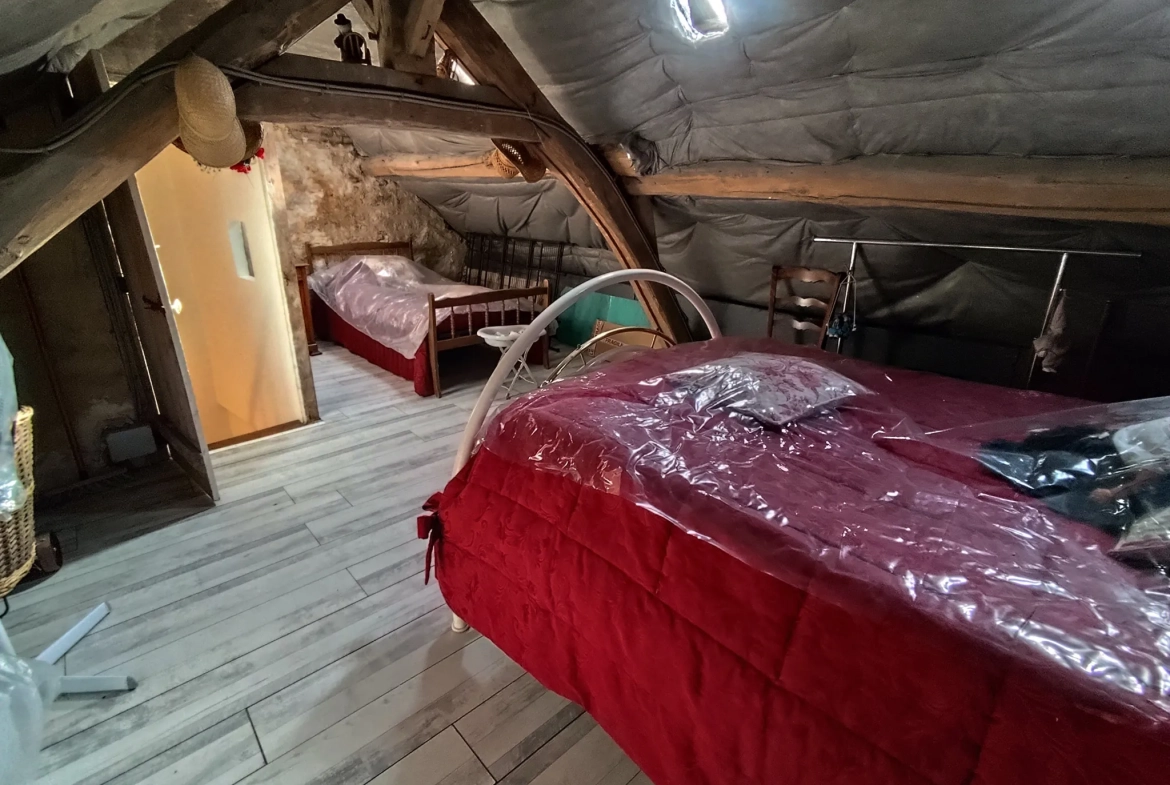 Maison à vendre de 122 m² à Le Chevain, Sarthe - Potentiel d'extension 