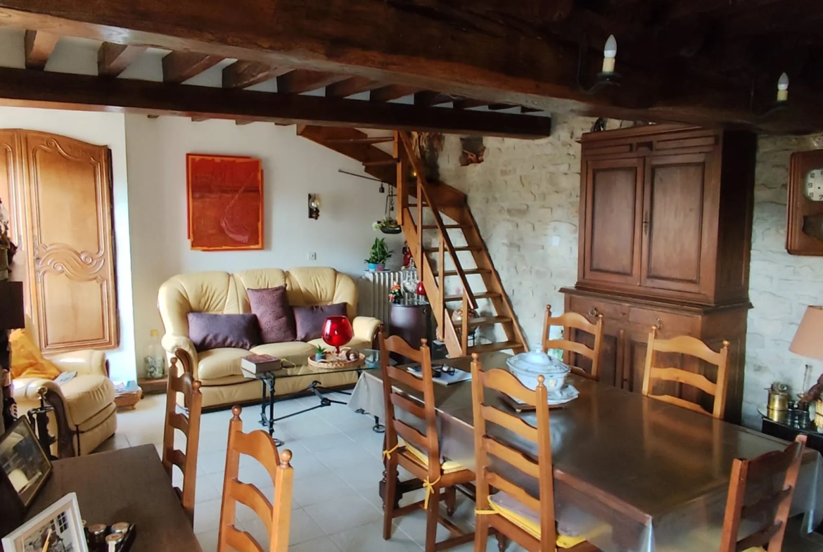 Maison à vendre de 122 m² à Le Chevain, Sarthe - Potentiel d'extension 