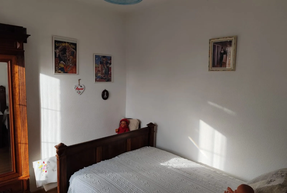 Maison à vendre de 122 m² à Le Chevain, Sarthe - Potentiel d'extension 