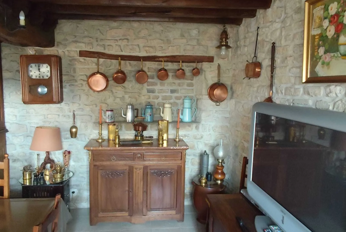 Maison à vendre de 122 m² à Le Chevain, Sarthe - Potentiel d'extension 